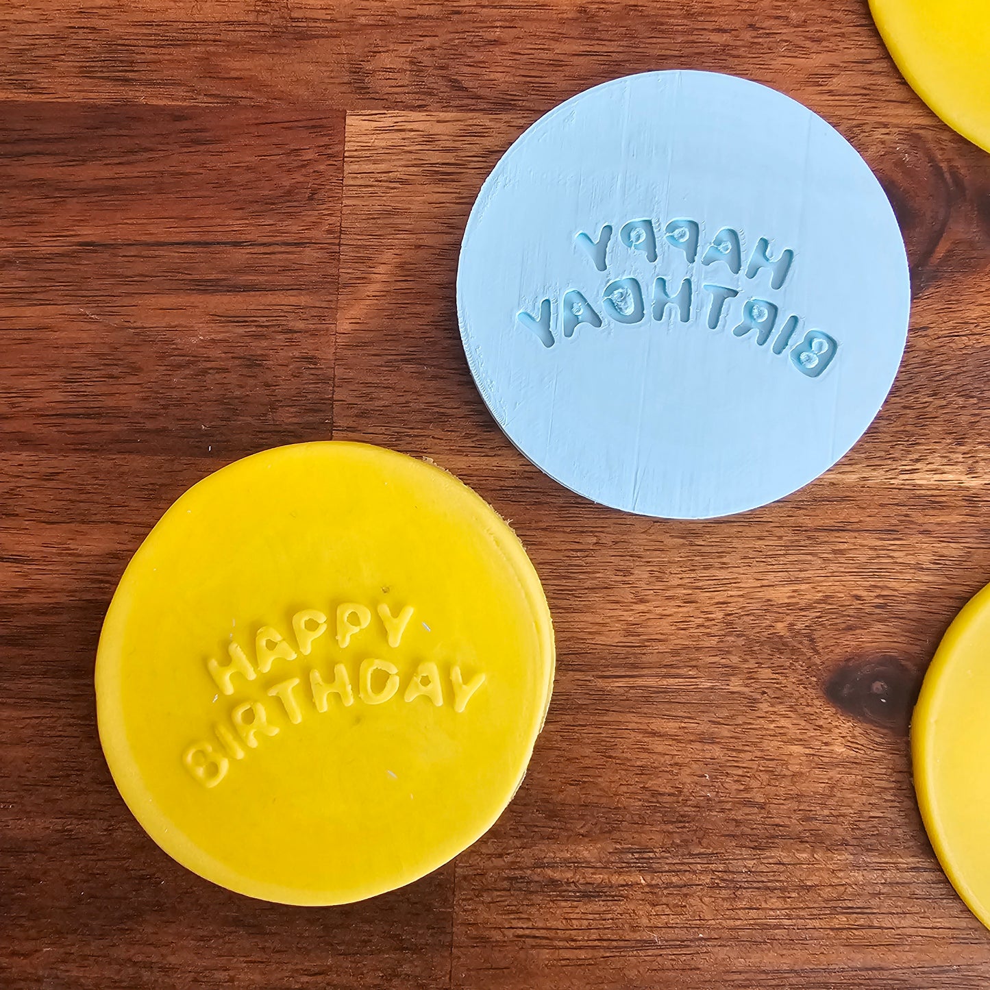 product image of 'Happy Birthday' emboss design, perfect for celebratory cookies.